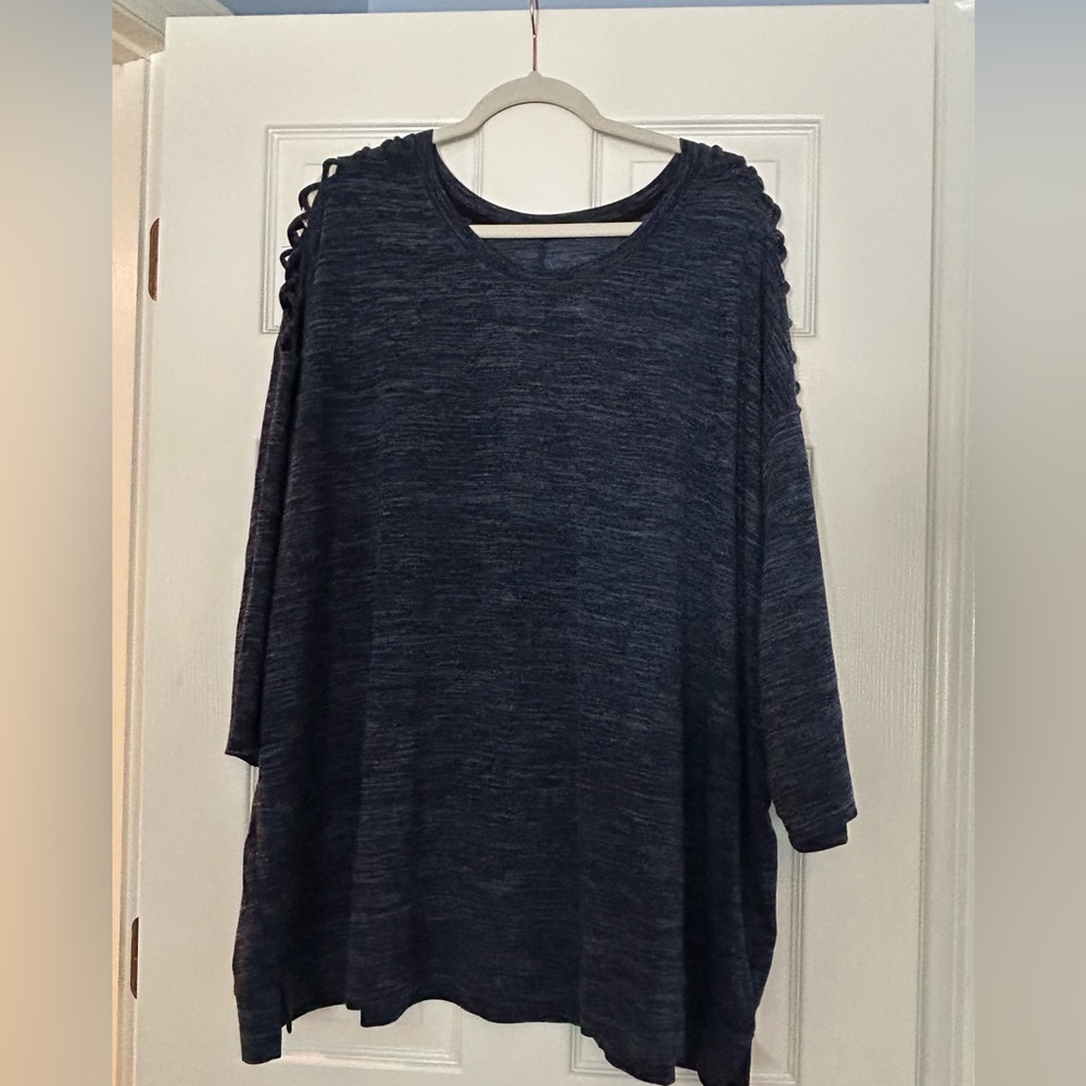 Catherines 4x Woven Shoulder Top